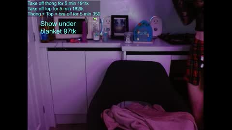 Snapshot of pixiehole4u chatting on 10-22-25, 11:26 pixiehole4u online show from 10-22-25, 11:26
