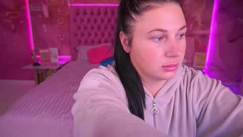 pixiehott online show from 10-13-25, 07:47