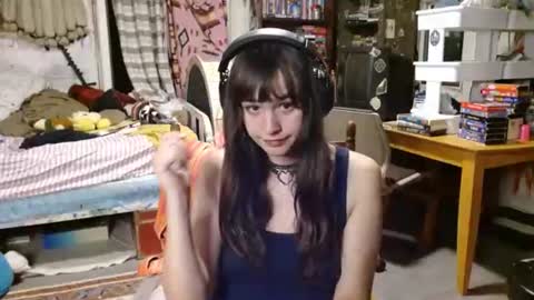 Snapshot of pixinun chatting on 06-03-26, 02:25 Izzy online show from 06-03-26, 02:25