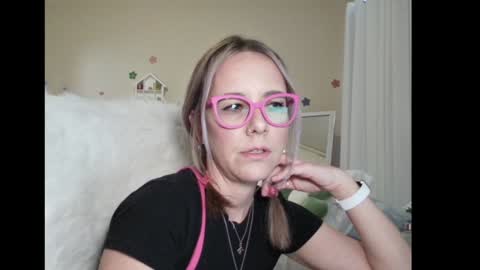 Snapshot of pizza_and_beer_equal_love chatting on 01-22-25, 03:07 Lynn online show from 01-22-25, 03:07