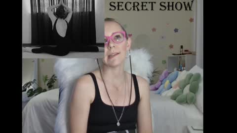 Snapshot of pizza_and_beer_equal_love chatting on 01-24-25, 03:02 Lynn online show from 01-24-25, 03:02
