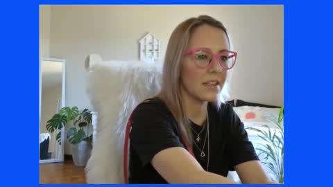 Snapshot of pizza_and_beer_equal_love chatting on 02-12-25, 12:12 Lynn online show from 02-12-25, 12:12