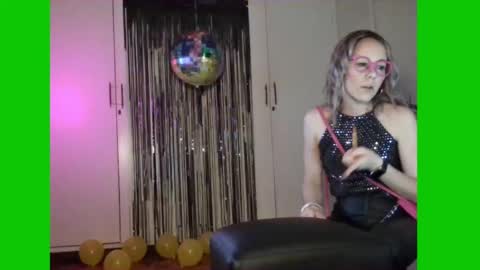 Snapshot of pizza_and_beer_equal_love chatting on 02-18-25, 02:06 Lynn online show from 02-18-25, 02:06