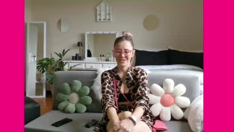 Snapshot of pizza_and_beer_equal_love chatting on 02-26-25, 01:52 Lynn online show from 02-26-25, 01:52