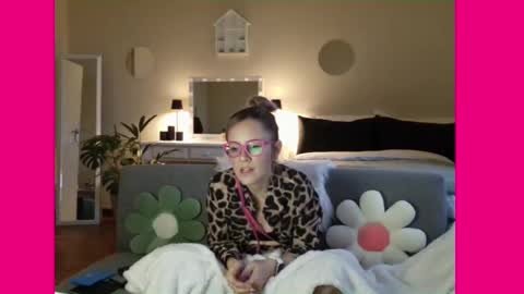 Snapshot of pizza_and_beer_equal_love chatting on 02-26-25, 04:56 Lynn online show from 02-26-25, 04:56
