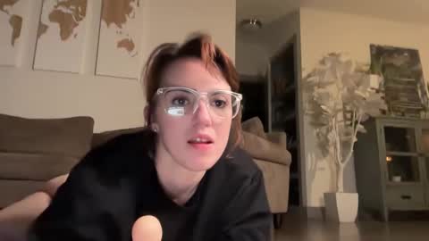 Snapshot of pkanph5555 chatting on 10-12-25, 04:00 PeggedBiGuy online show from 10-12-25, 04:00