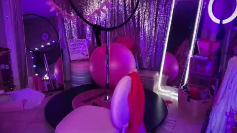 Dumb bimbo fuck doll online show from 02-15-26, 05:59