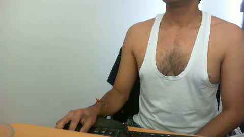 Snapshot of platino3026 chatting on 10-15-25, 10:26 platino3026 online show from 10-15-25, 10:26