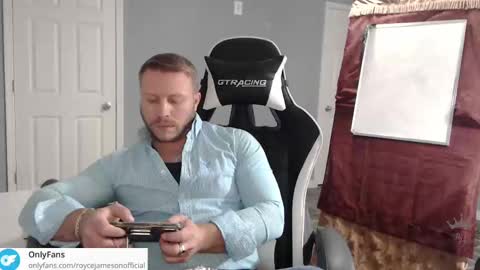 Snapshot of player2pawns chatting on 03-12-25, 01:47 Player online show from 03-12-25, 01:47