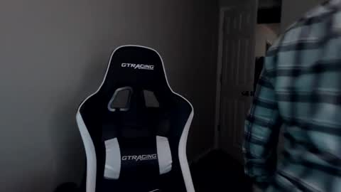 Snapshot of player2pawns chatting on 11-12-25, 05:52 Player online show from 11-12-25, 05:52