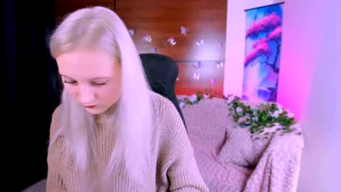 Sophie online show from 12-28-24, 10:36