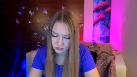 Sophie online show from 01-14-25, 04:04