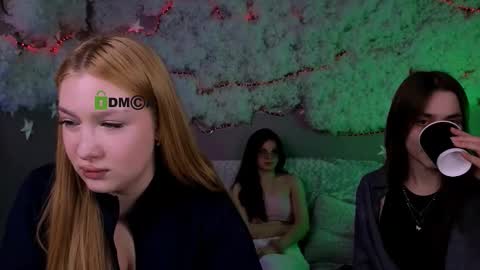 Sophie online show from 03-08-26, 08:23