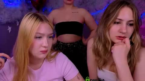 Snapshot of playful_sophie chatting on 06-25-26, 07:51 Sophie online show from 06-25-26, 07:51