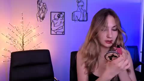 Snapshot of playful_sophie chatting on 07-14-26, 02:05 Sophie online show from 07-14-26, 02:05
