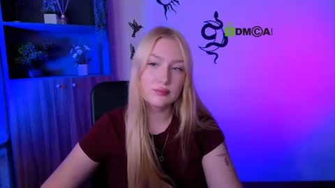 Snapshot of playful_sophie chatting on 07-22-26, 07:27 Sophie online show from 07-22-26, 07:27
