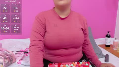 Snapshot of playfulcurvymommy chatting on 09-20-25, 07:26 Scarlett online show from 09-20-25, 07:26
