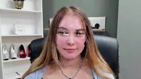 Valeria online show from 10-26-25, 08:04