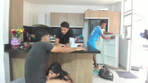   online show from 03-11-25, 03:12