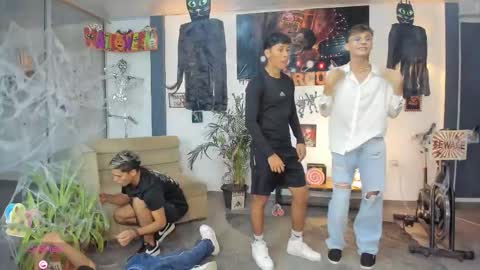   online show from 10-24-25, 11:23