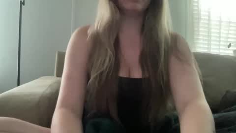 Snapshot of playwithcaity chatting on 05-28-26, 09:01 Caity online show from 05-28-26, 09:01