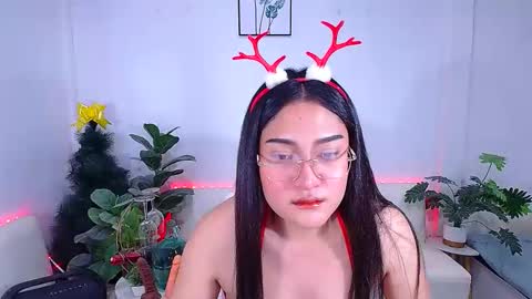 Ploysai online show from 11-20-25, 01:00