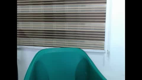 plumnjuicyx online show from 11-21-25, 11:03