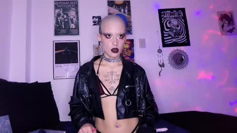    online show from 11-06-25, 12:44