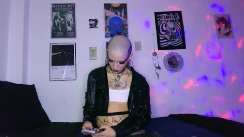    online show from 11-18-25, 11:37