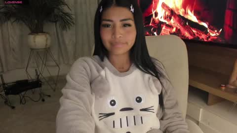 Snapshot of pocahontas_cute chatting on 01-25-25, 09:26 Nicole online show from 01-25-25, 09:26