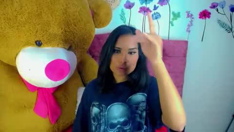 Snapshot of pocahontasexxy chatting on 12-04-24, 04:54 DaniellaBaby online show from 12-04-24, 04:54