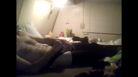 Snapshot of podzimek chatting on 02-16-25, 07:15 podzimek online show from 02-16-25, 07:15