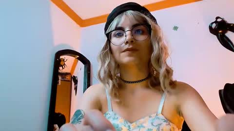Snapshot of poeeticaa_ chatting on 02-05-26, 05:06 IG ipoetica online show from 02-05-26, 05:06