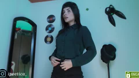Snapshot of poeeticaa_ chatting on 03-03-26, 03:29 IG ipoetica online show from 03-03-26, 03:29