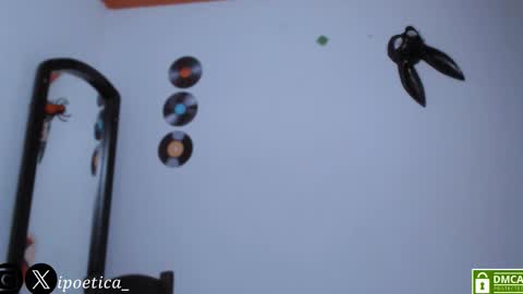 Snapshot of poeeticaa_ chatting on 03-11-26, 03:18 IG ipoetica online show from 03-11-26, 03:18