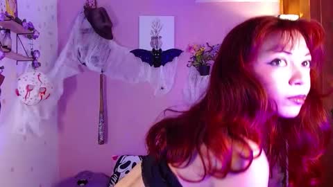 poison_liv online show from 10-10-25, 01:21