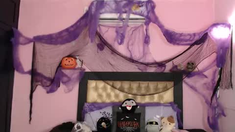 poison_pink online show from 10-18-25, 02:18