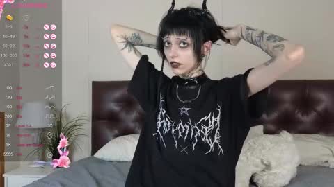 Snapshot of polidevis chatting on 11-13-25, 06:40 Candytrain online show from 11-13-25, 06:40