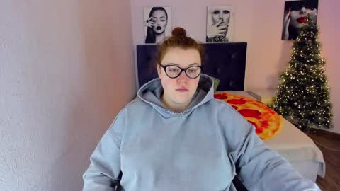 Snapshot of polinasallivan chatting on 12-29-24, 07:50 Polina online show from 12-29-24, 07:50