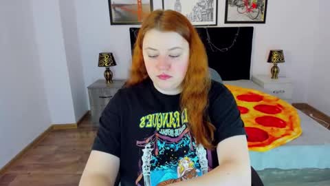 Snapshot of polinasallivan chatting on 01-12-25, 07:53 Polina online show from 01-12-25, 07:53