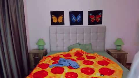 Snapshot of polinasallivan chatting on 01-17-25, 08:13 Polina online show from 01-17-25, 08:13