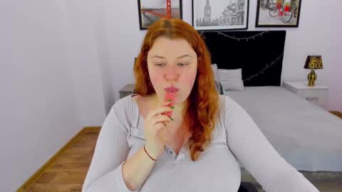 Snapshot of polinasallivan chatting on 01-20-25, 11:24 Polina online show from 01-20-25, 11:24