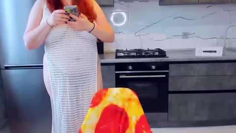 Snapshot of polinasallivan chatting on 02-05-25, 01:22 Polina online show from 02-05-25, 01:22