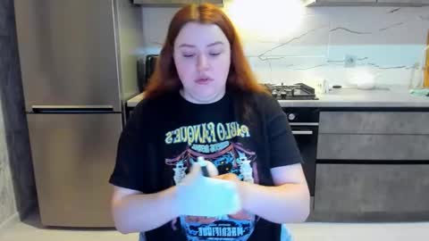 Snapshot of polinasallivan chatting on 02-20-25, 07:19 Polina online show from 02-20-25, 07:19