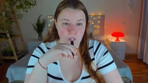 Snapshot of polinasallivan chatting on 10-29-25, 02:19 Polina online show from 10-29-25, 02:19