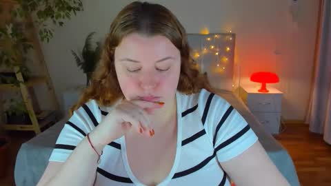 Snapshot of polinasallivan chatting on 10-30-25, 02:51 Polina online show from 10-30-25, 02:51