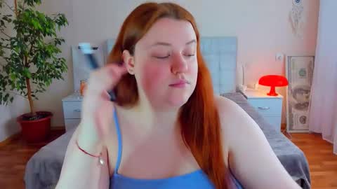 Snapshot of polinasallivan chatting on 03-06-26, 12:12 Polina online show from 03-06-26, 12:12