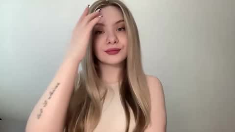 Snapshot of polishangel222 chatting on 05-24-26, 11:04 polishangel222 online show from 05-24-26, 11:04