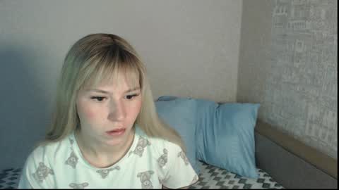 Snapshot of polly_holyy chatting on 05-21-26, 01:34 Polly online show from 05-21-26, 01:34
