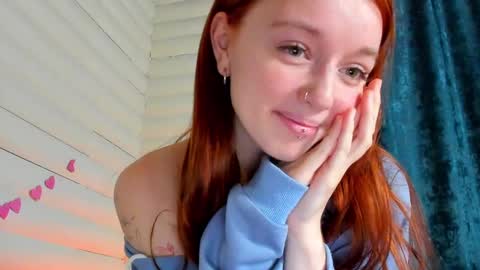 Snapshot of polly_luna chatting on 02-10-25, 12:19 Polly online show from 02-10-25, 12:19